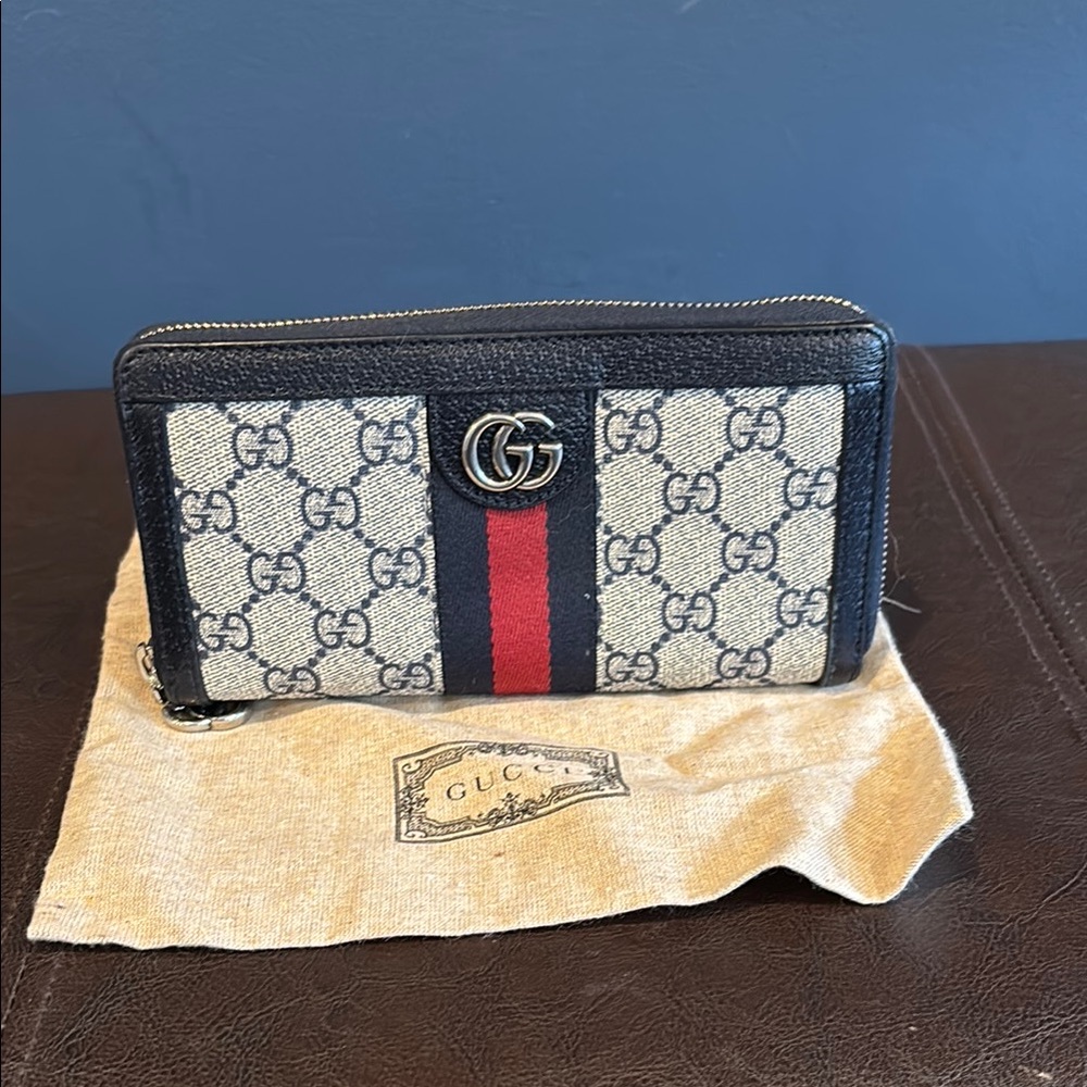 Gucci Navy Blue and Cream Wallet